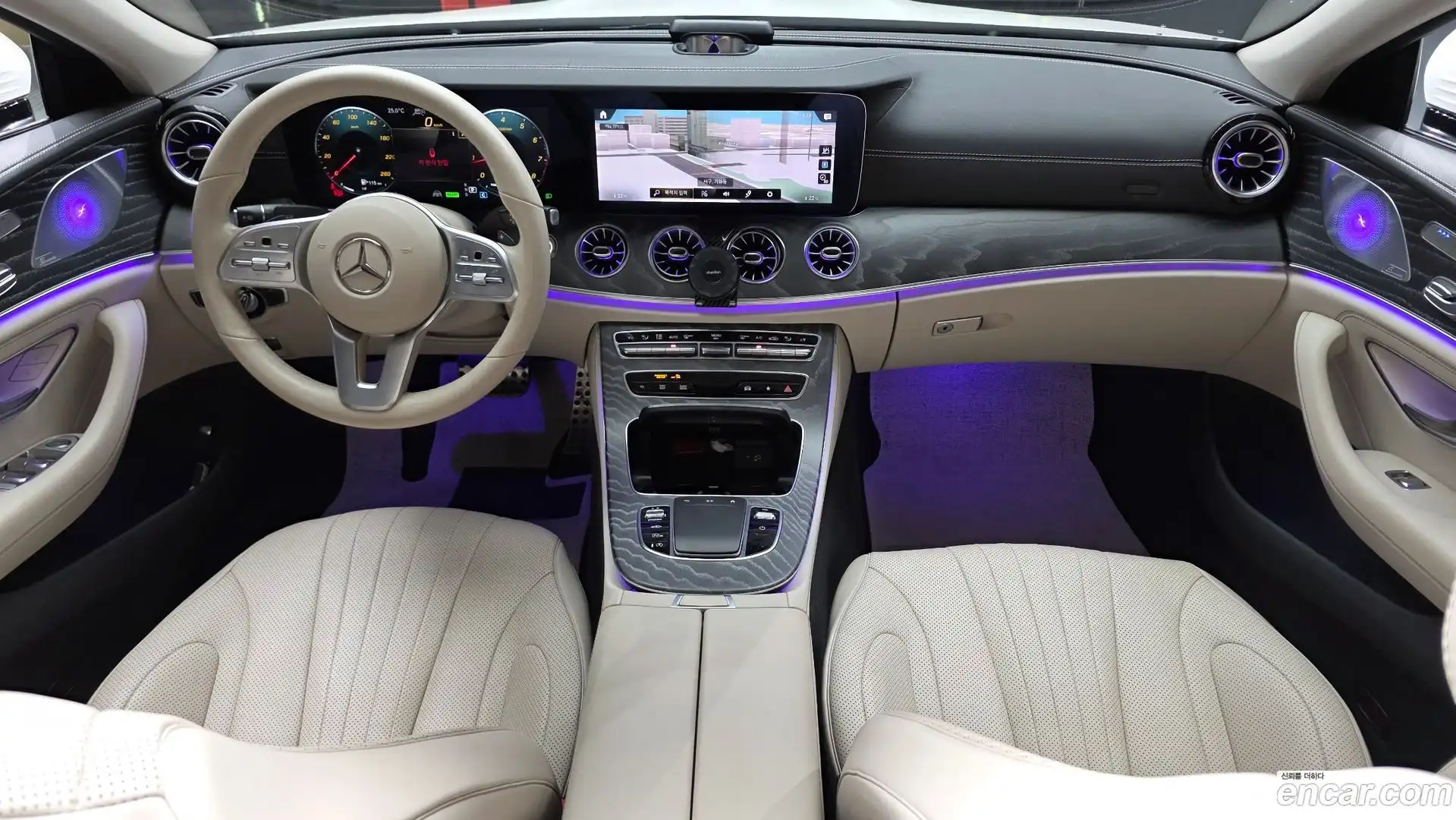 CLS-Class Mercedes-Benz 2020.10-INNER-007