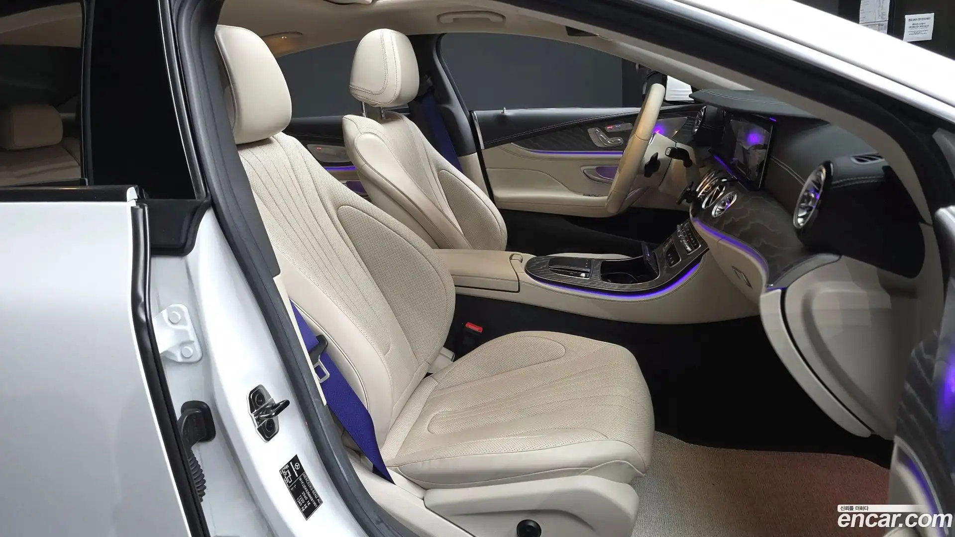 CLS-Class Mercedes-Benz 2020.10-OPTION-015