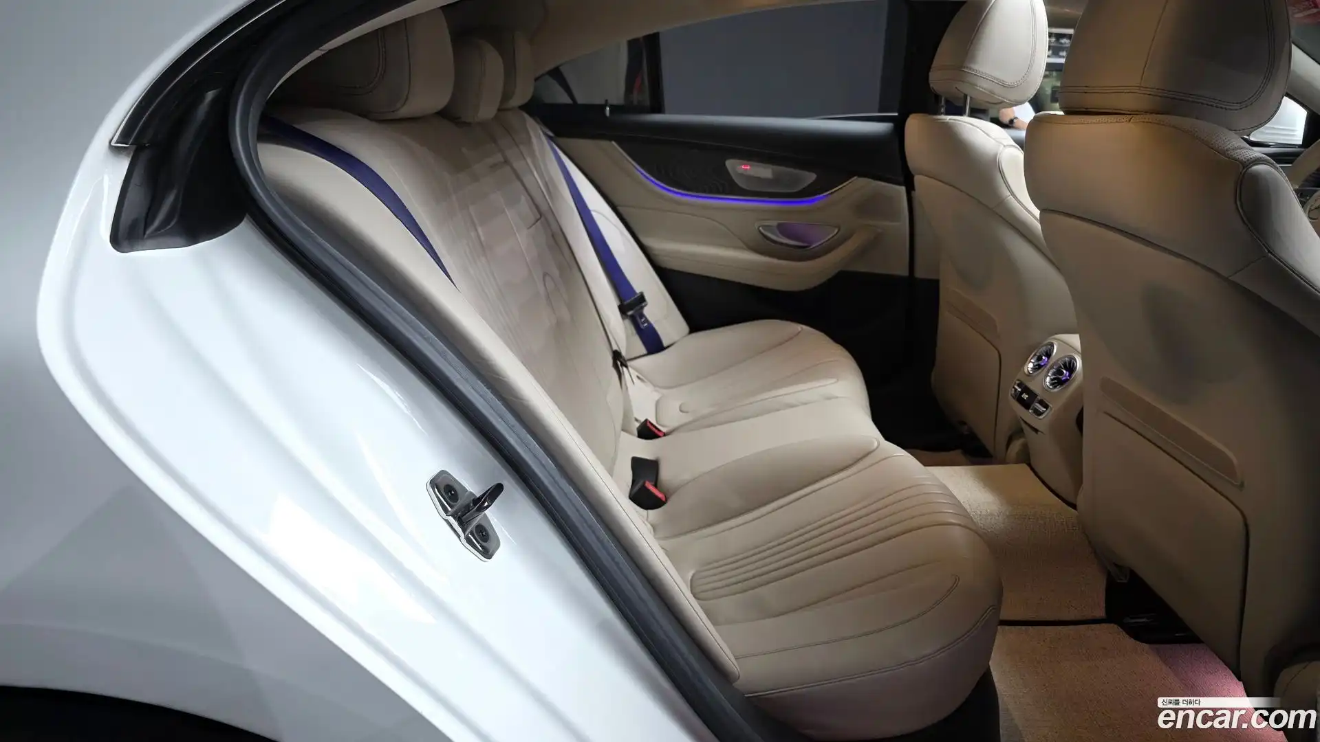 CLS-Class Mercedes-Benz 2020.10-OPTION-016