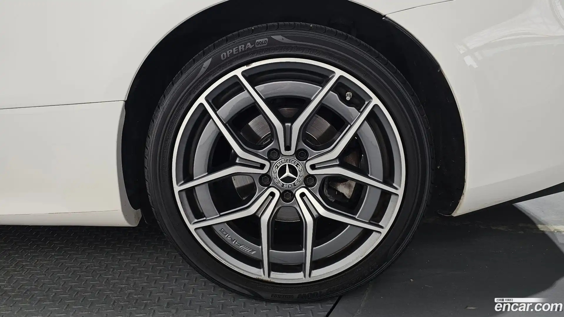 E-Class Mercedes-Benz 2022.6-OUTER-031
