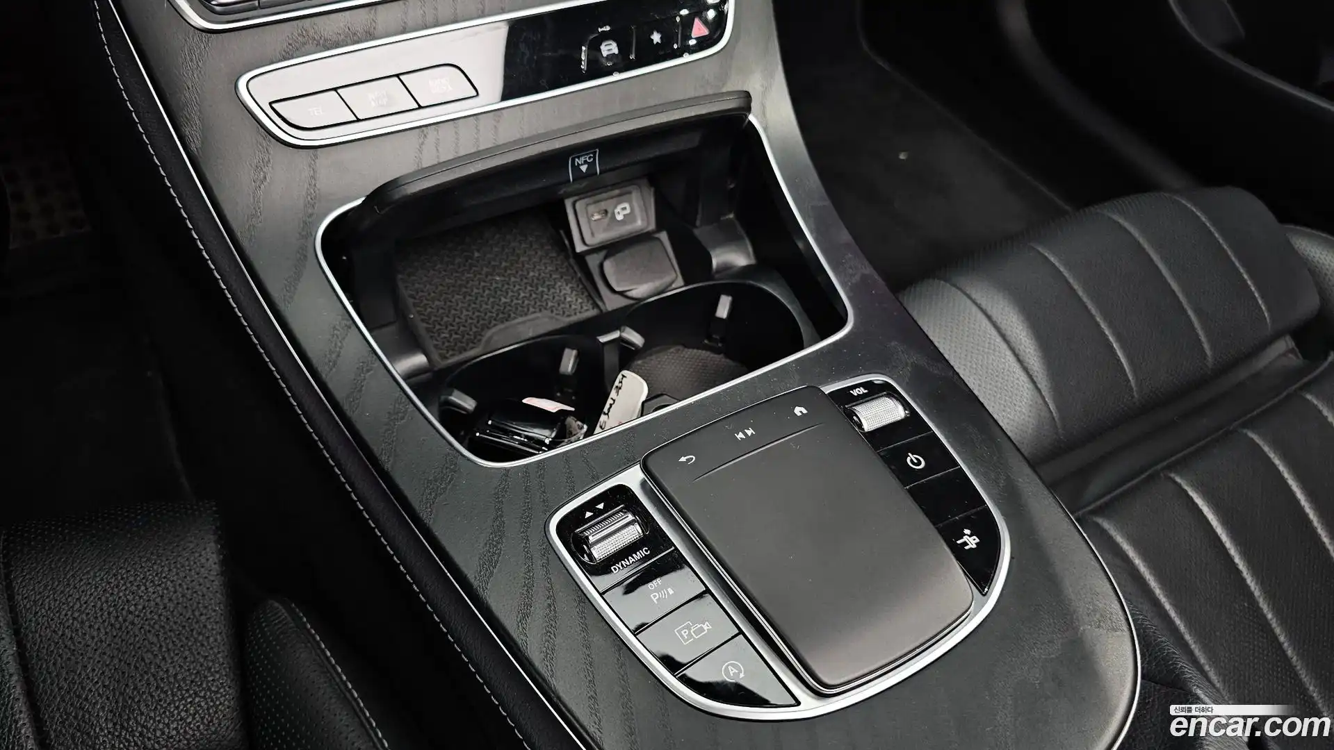 E-Class Mercedes-Benz 2022.6-OPTION-040
