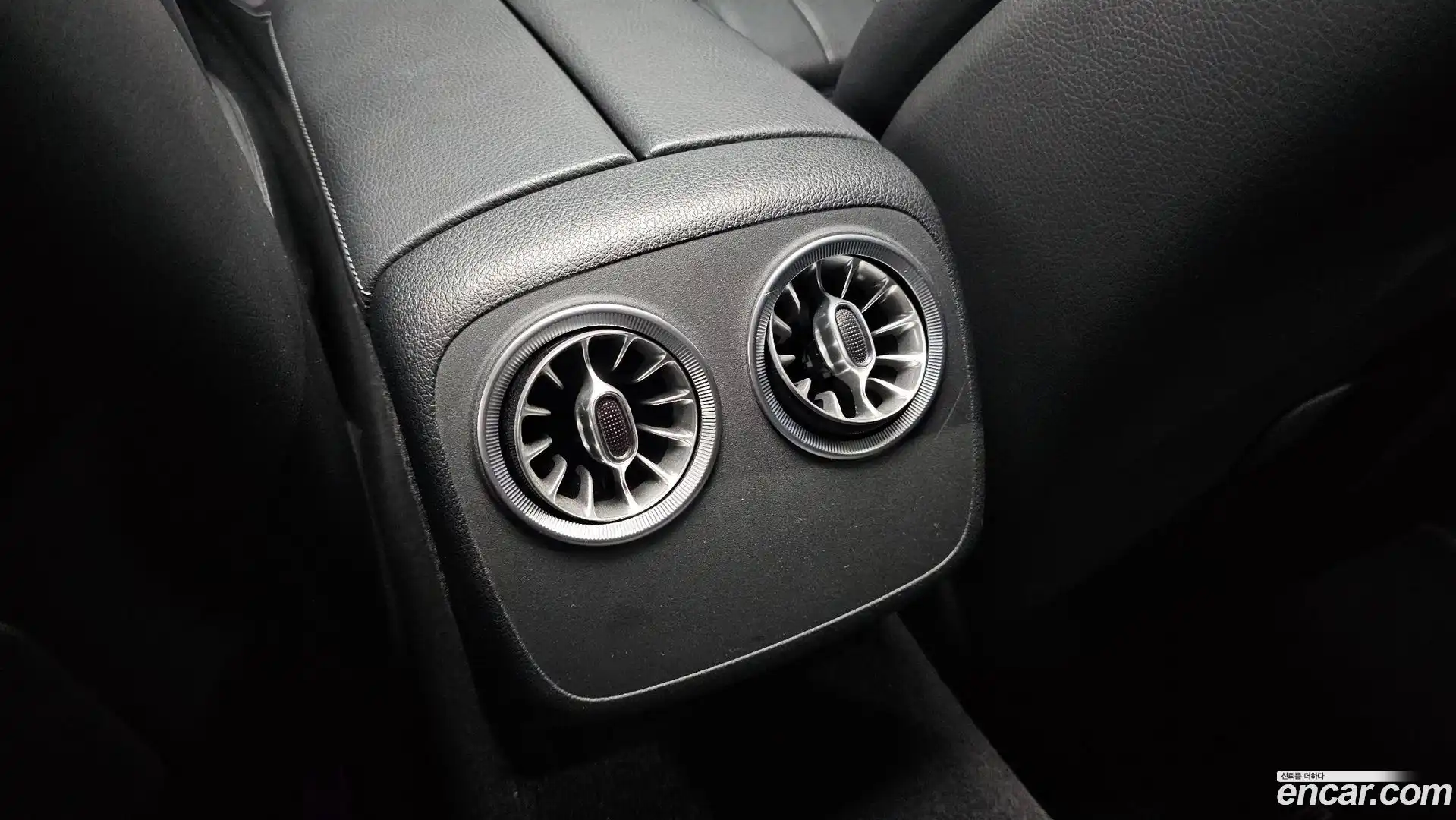 E-Class Mercedes-Benz 2022.6-OPTION-044