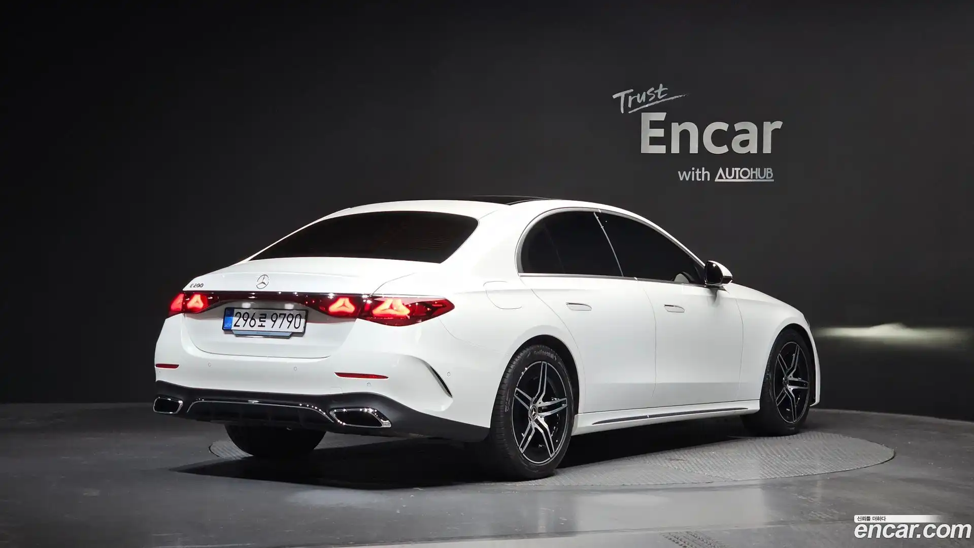 E-Class Mercedes-Benz 2025.10-OUTER-002