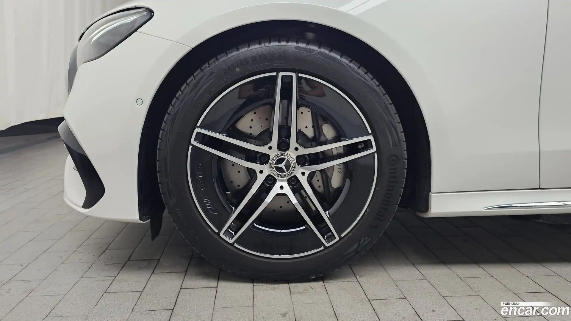 E-Class Mercedes-Benz 2025.10-OUTER-005