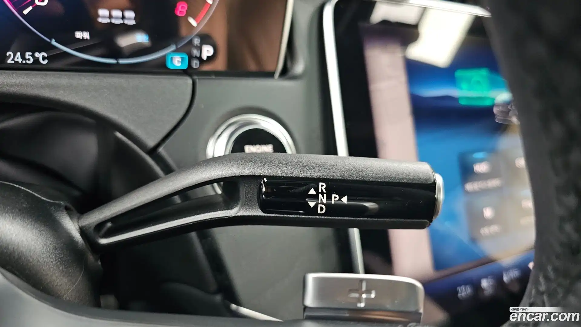 E-Class Mercedes-Benz 2025.10-INNER-009