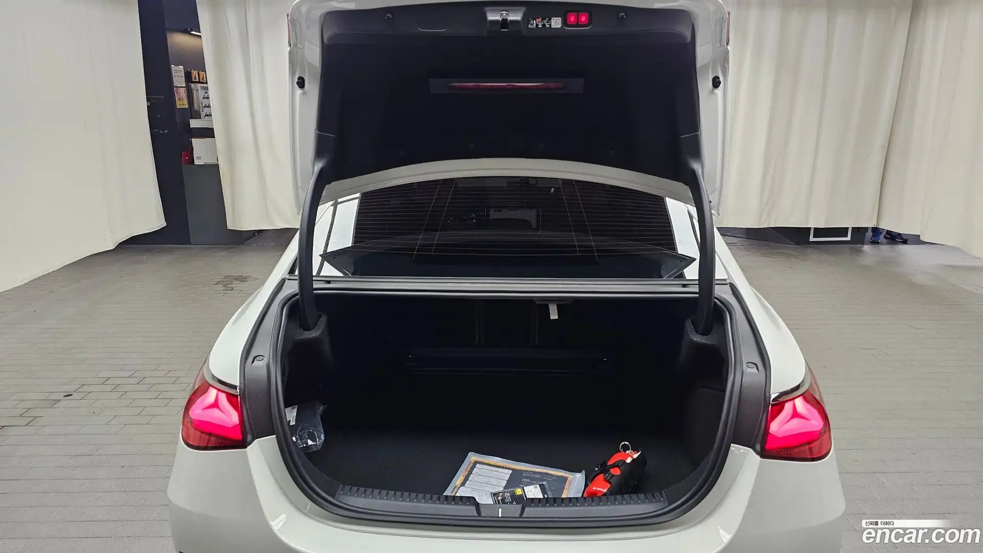 E-Class Mercedes-Benz 2025.10-OPTION-021