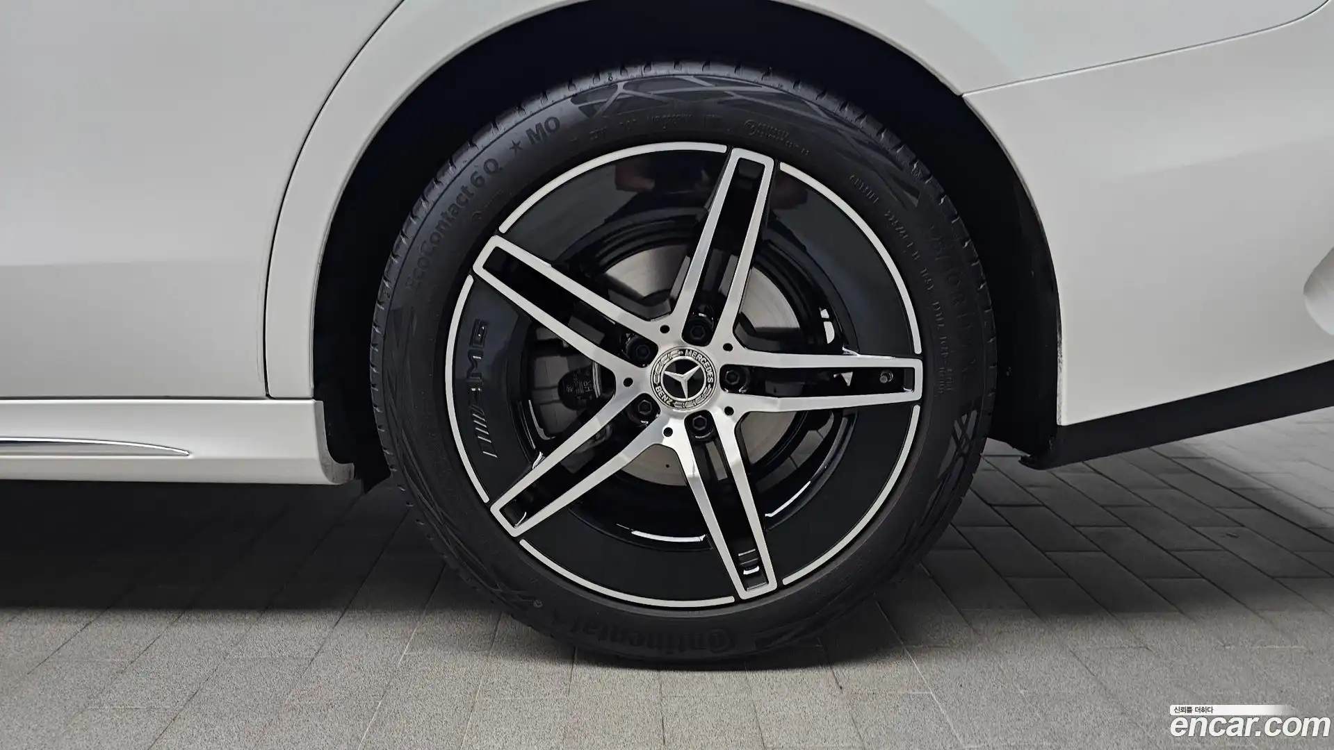E-Class Mercedes-Benz 2025.10-OUTER-031