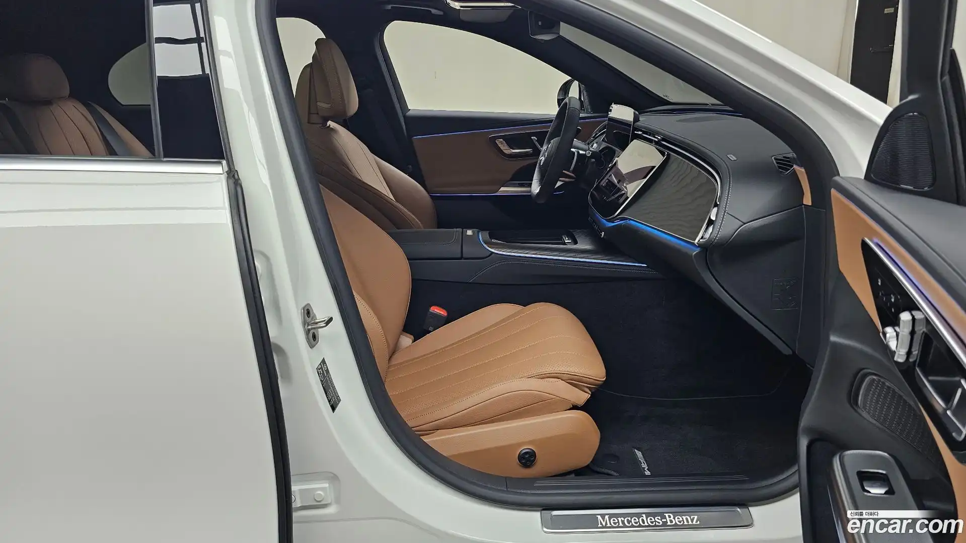 E-Class Mercedes-Benz 2025.10-INNER-036