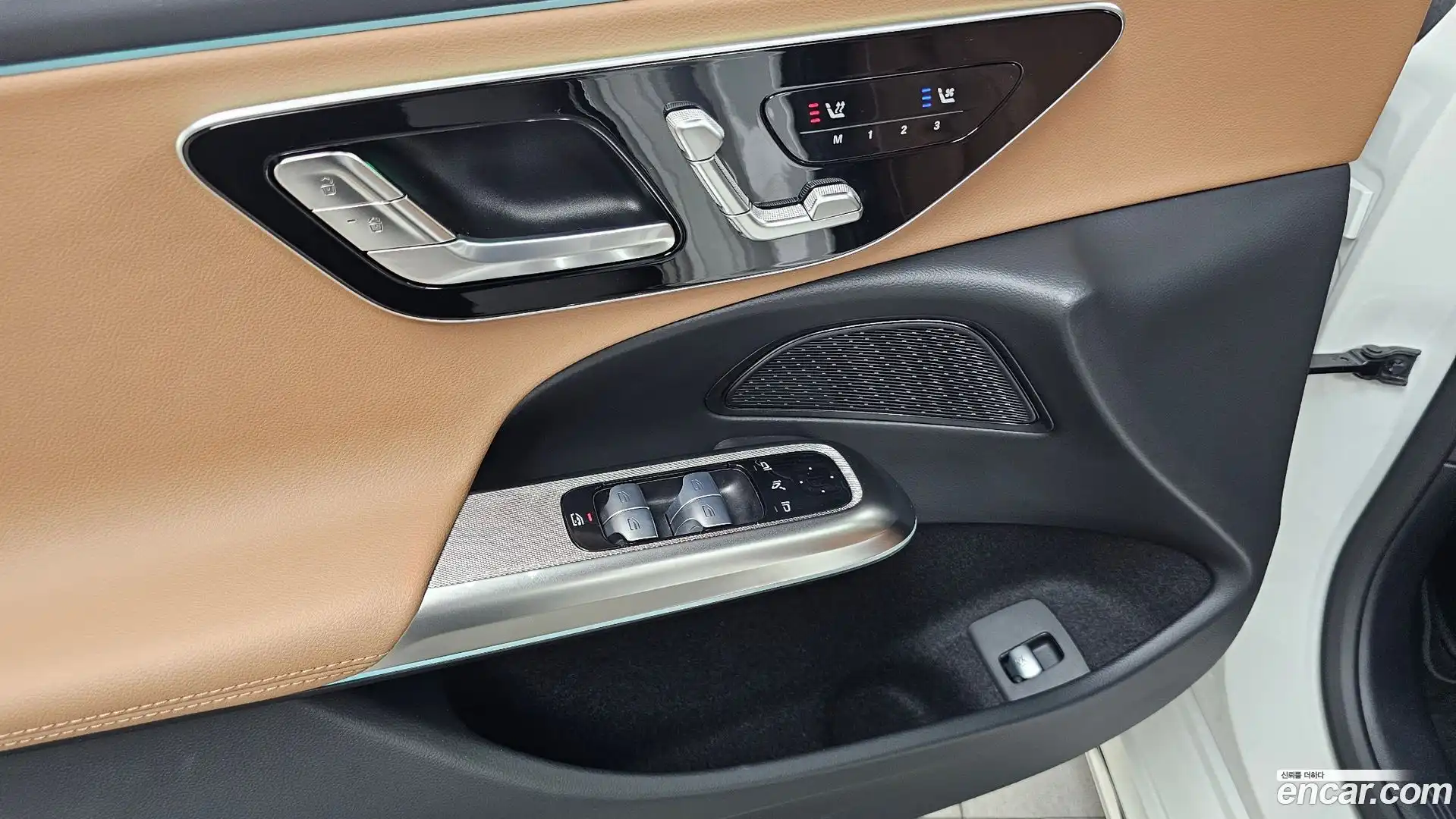 E-Class Mercedes-Benz 2025.10-OPTION-042
