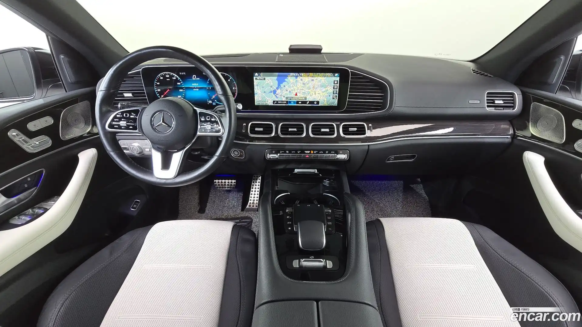 GLE-Class Mercedes-Benz 2022.5-INNER-007