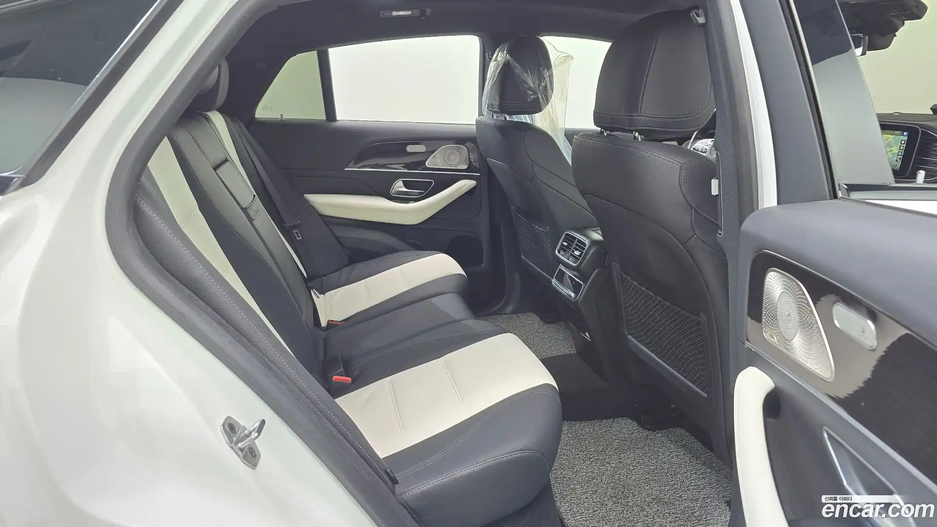 GLE-Class Mercedes-Benz 2022.5-OPTION-015