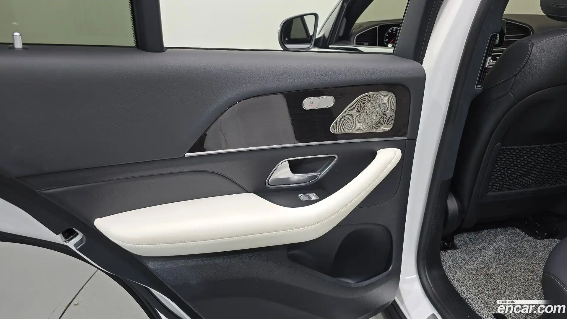 GLE-Class Mercedes-Benz 2022.5-INNER-035