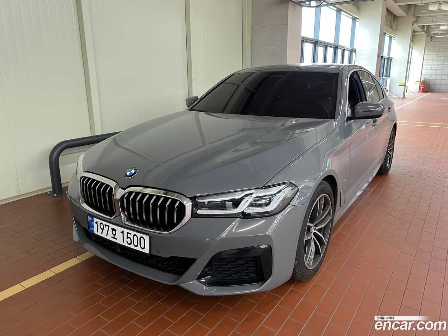 5-Series BMW 2022.4-OUTER-001
