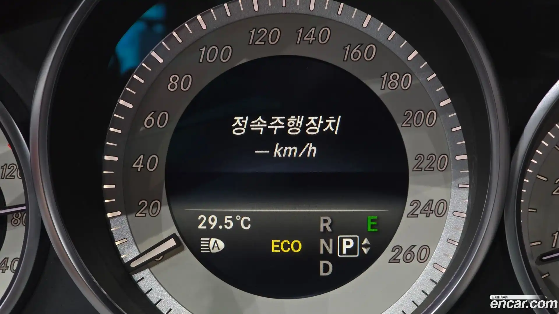 E-Class Mercedes-Benz 2014.2-OPTION-021