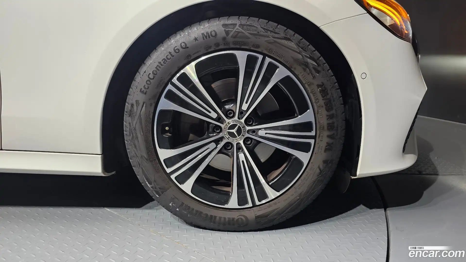 E-Class Mercedes-Benz 2025.3-OUTER-031