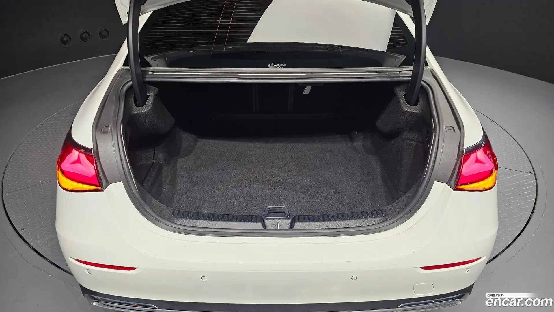 E-Class Mercedes-Benz 2025.3-OPTION-050