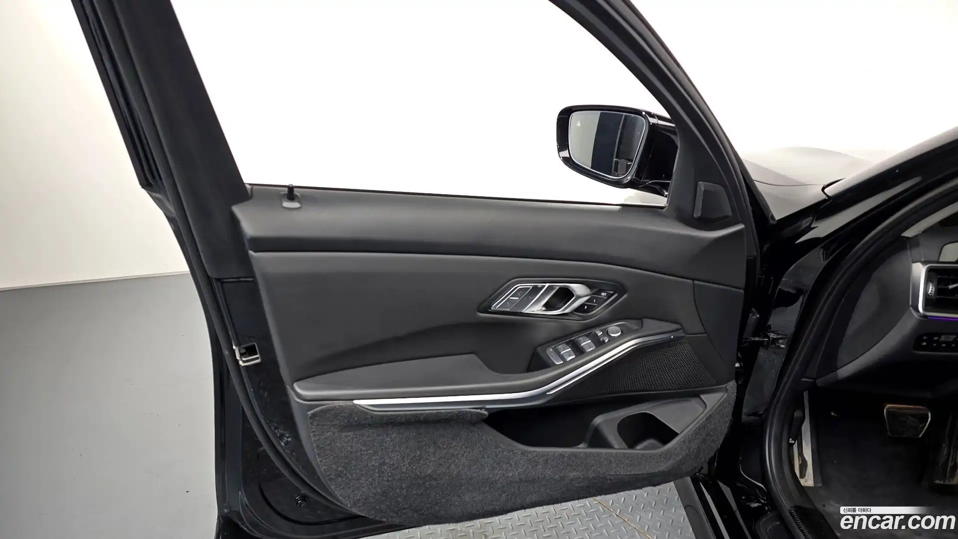 3-Series BMW 2022.3-INNER-034