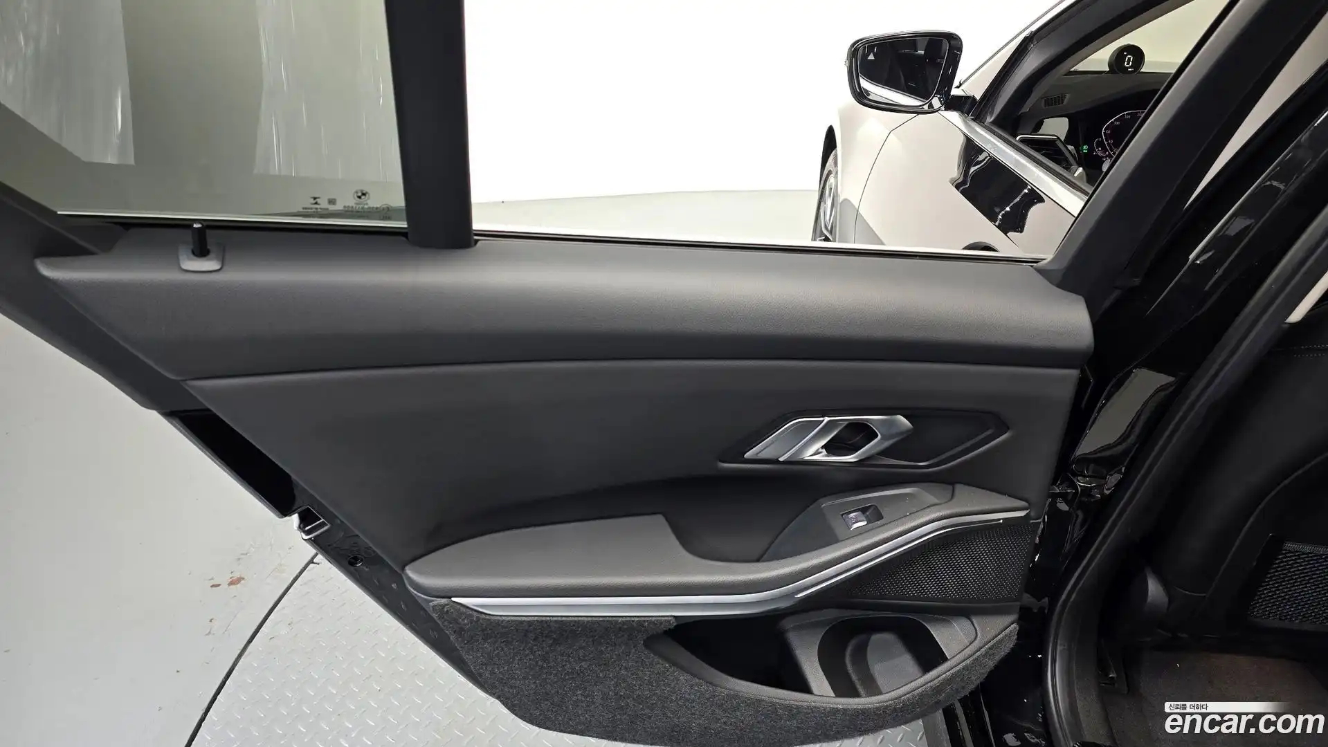 3-Series BMW 2022.3-INNER-035