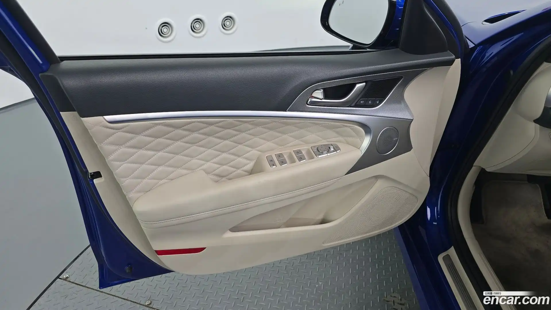 G70 Genesis 2022.3-INNER-034