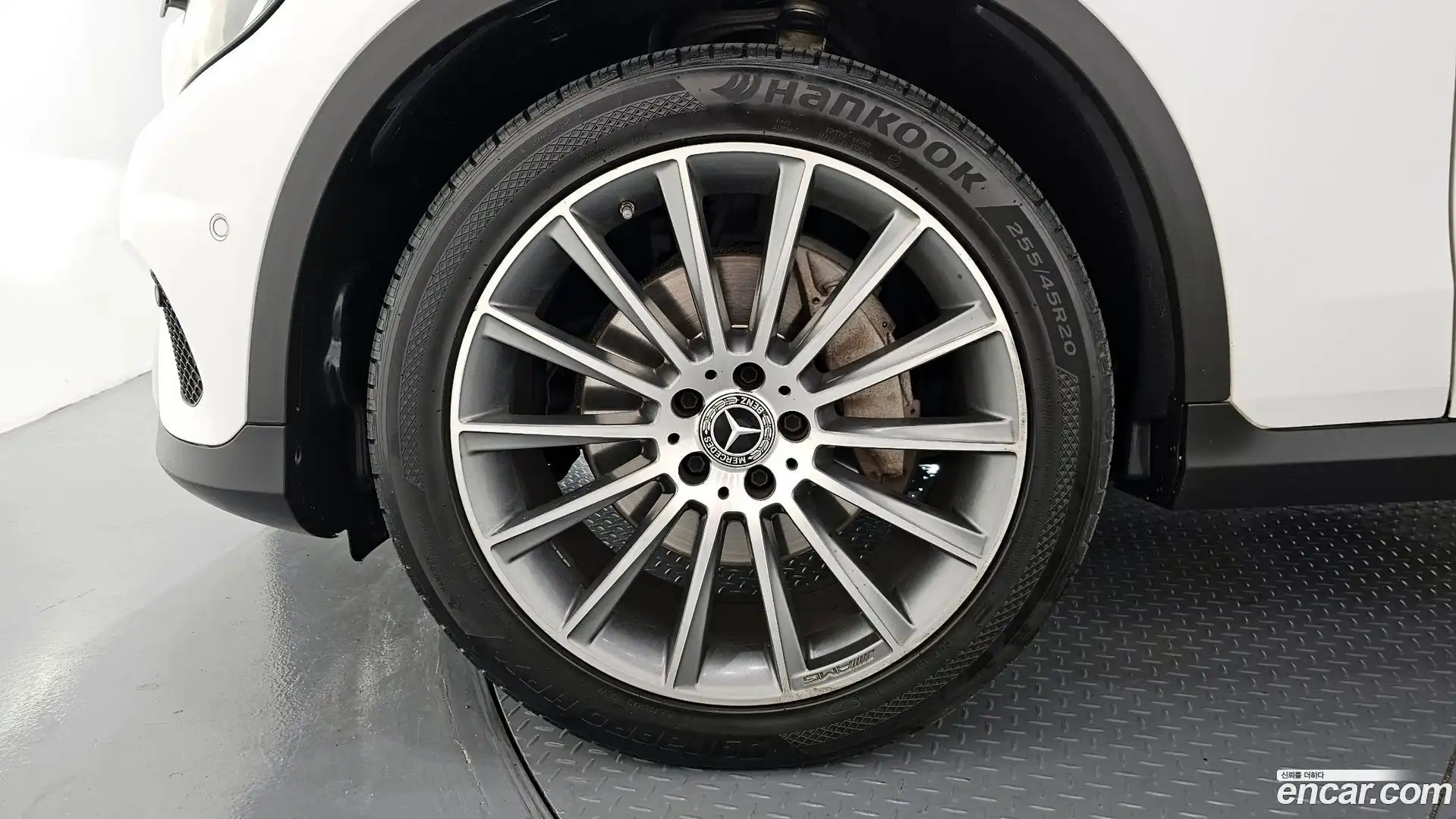 GLC-Class Mercedes-Benz 2019.2-OUTER-005