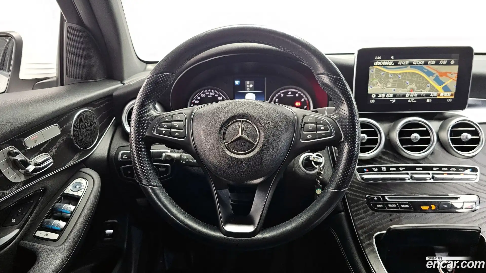 GLC-Class Mercedes-Benz 2019.2-OPTION-016