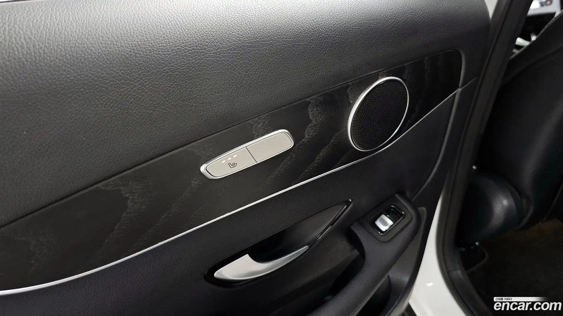 GLC-Class Mercedes-Benz 2019.2-OPTION-023
