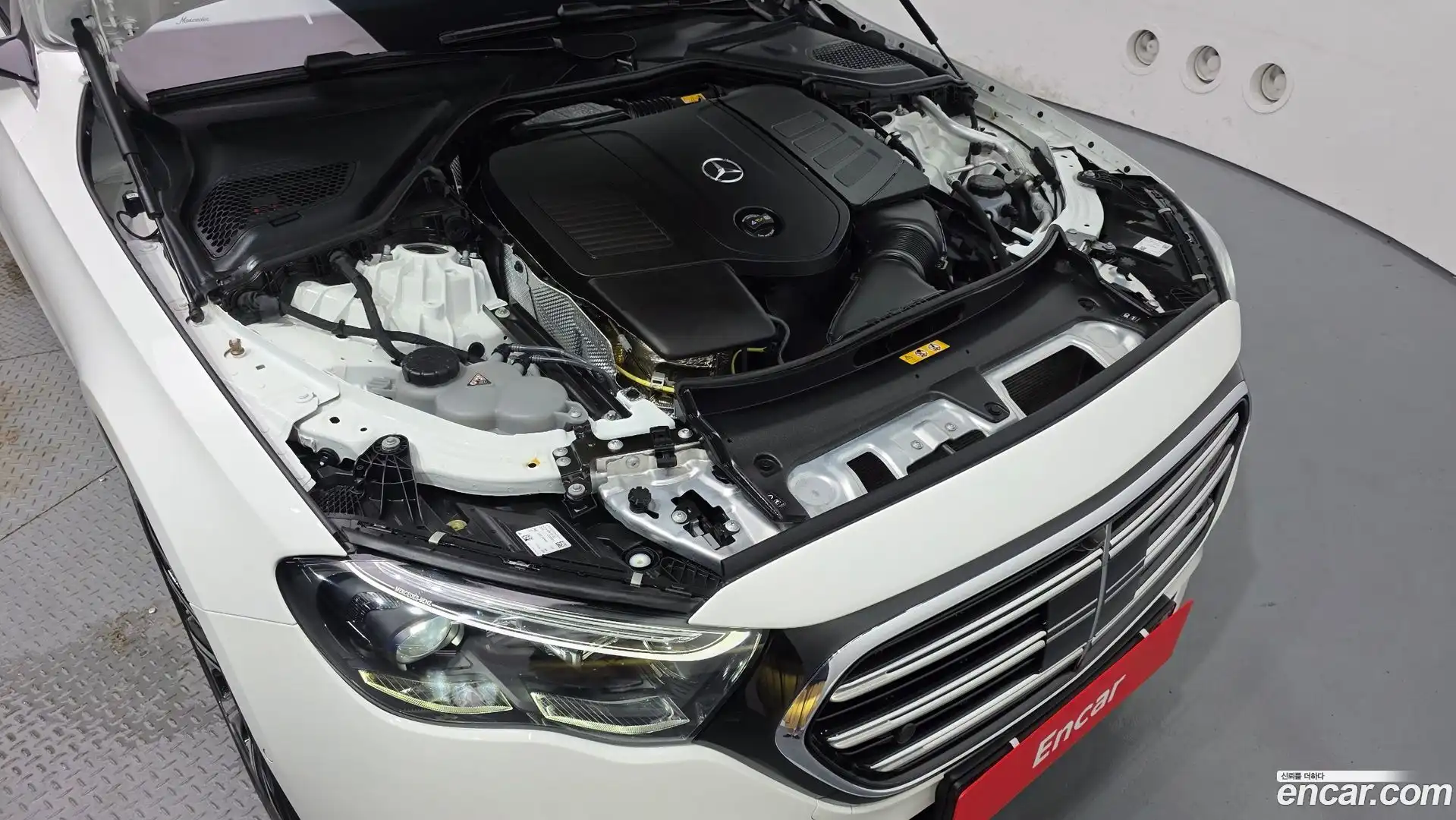 E-Class Mercedes-Benz 2024.5-OUTER-006