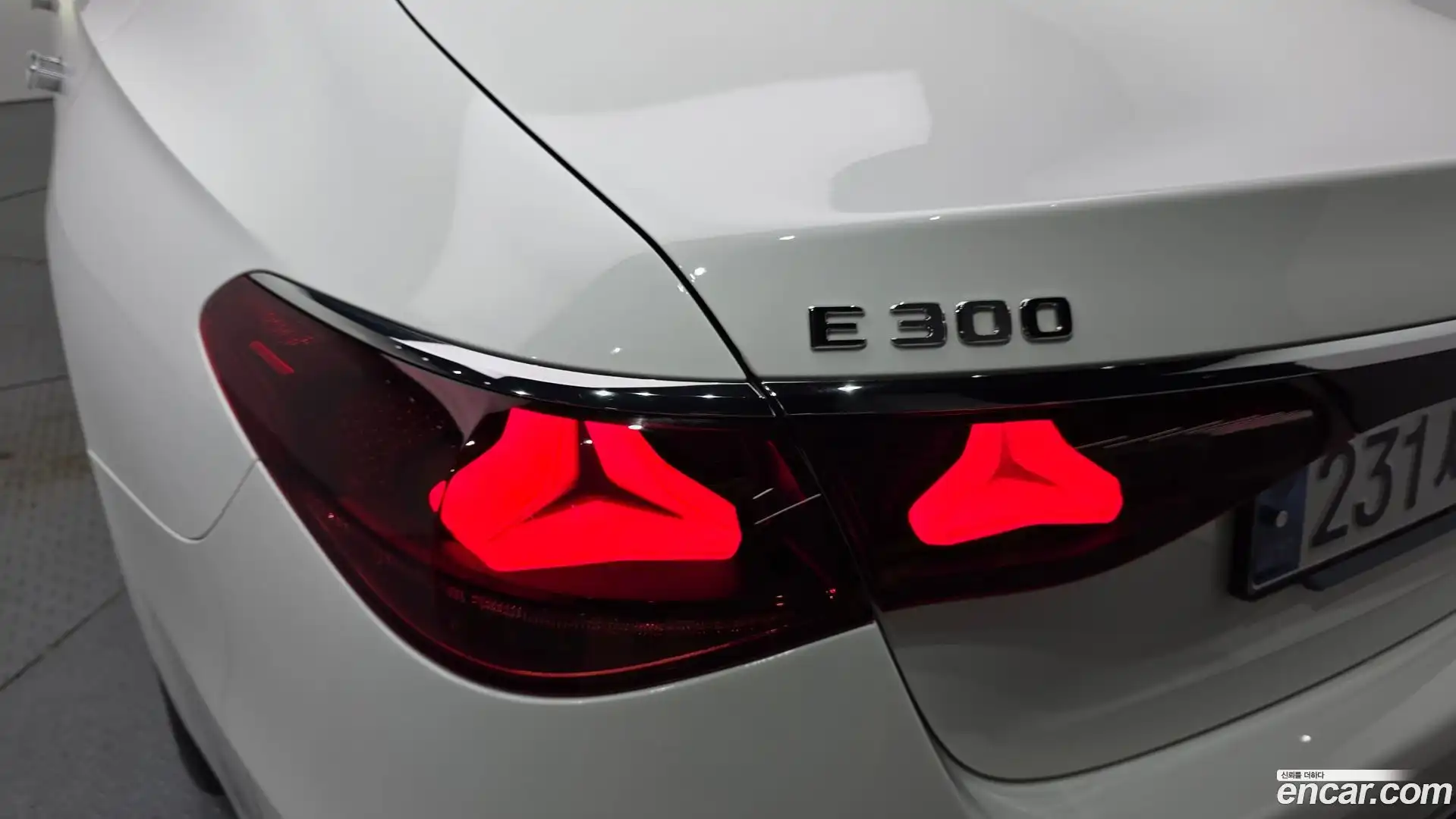 E-Class Mercedes-Benz 2024.5-OUTER-033