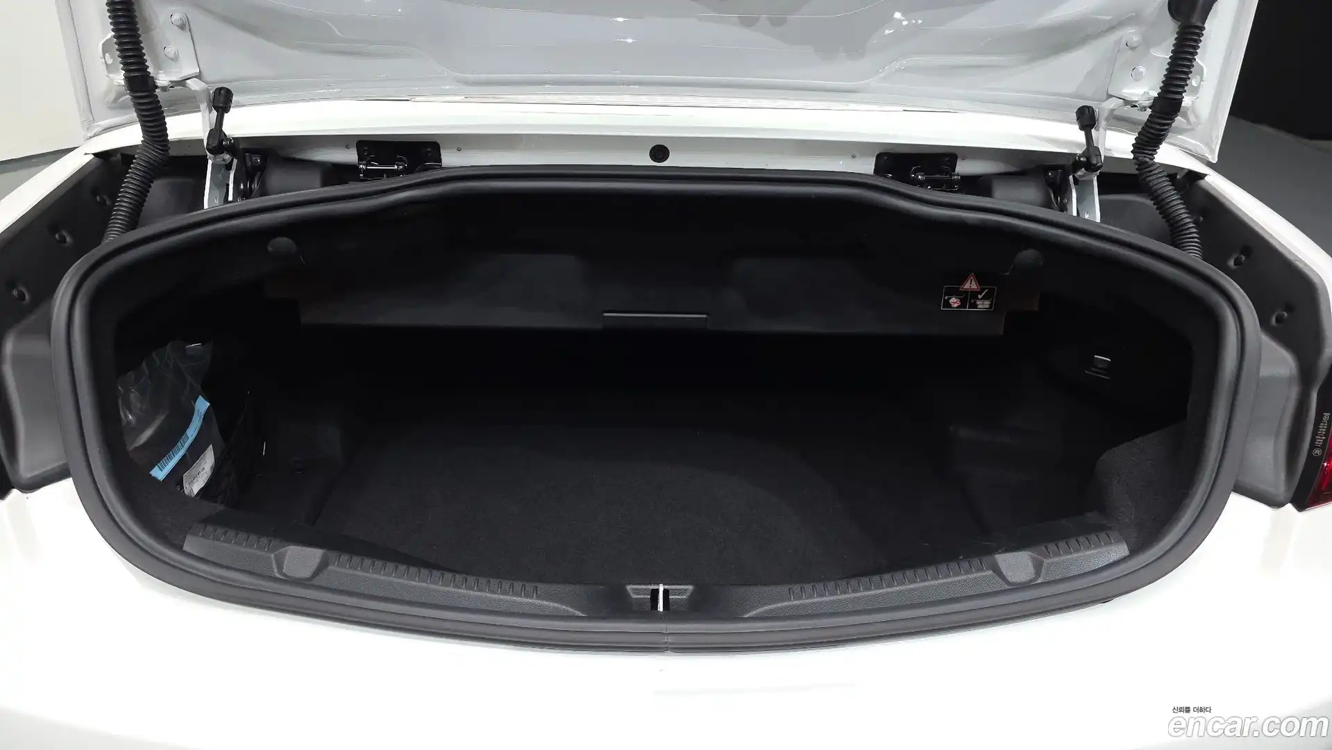 E-Class Mercedes-Benz 2023.11-OPTION-024