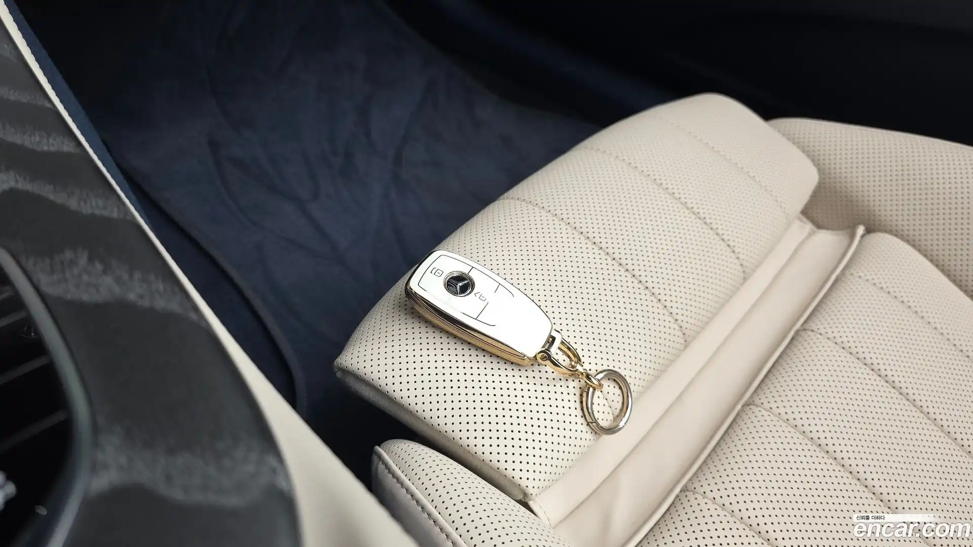 E-Class Mercedes-Benz 2023.11-OPTION-041