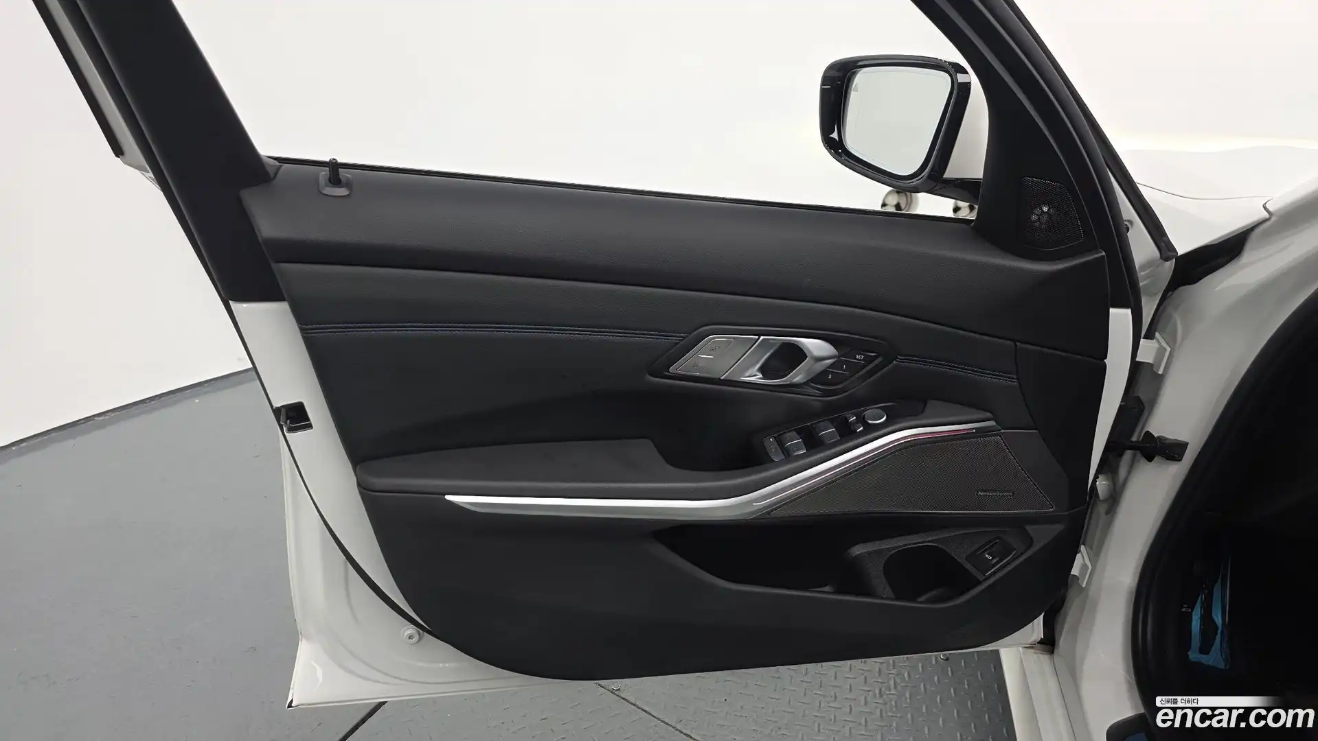 3-Series BMW 2021.3-INNER-034