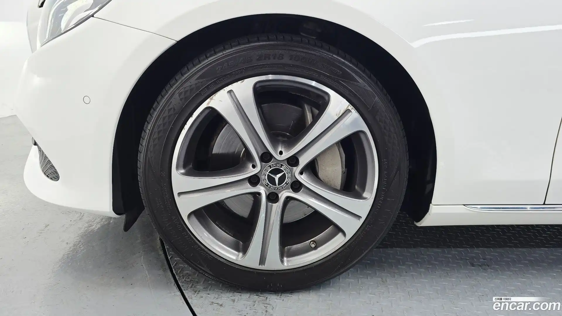 E-Class Mercedes-Benz 2018.9-OUTER-005