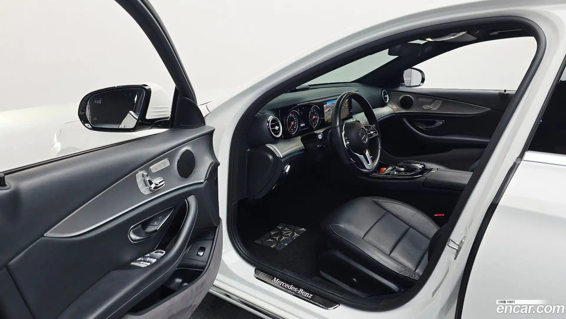 E-Class Mercedes-Benz 2018.9-INNER-010