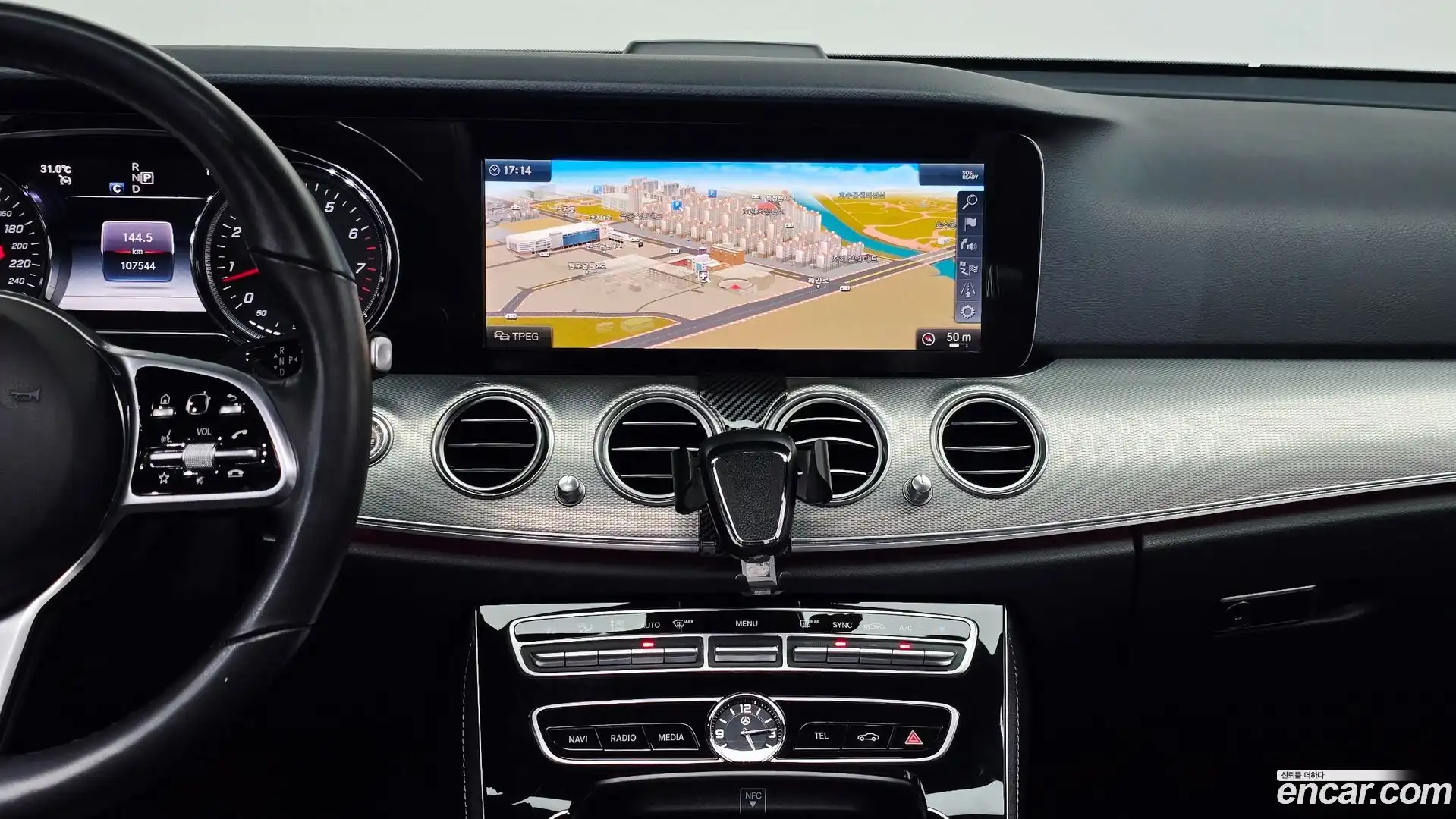 E-Class Mercedes-Benz 2018.9-OPTION-016