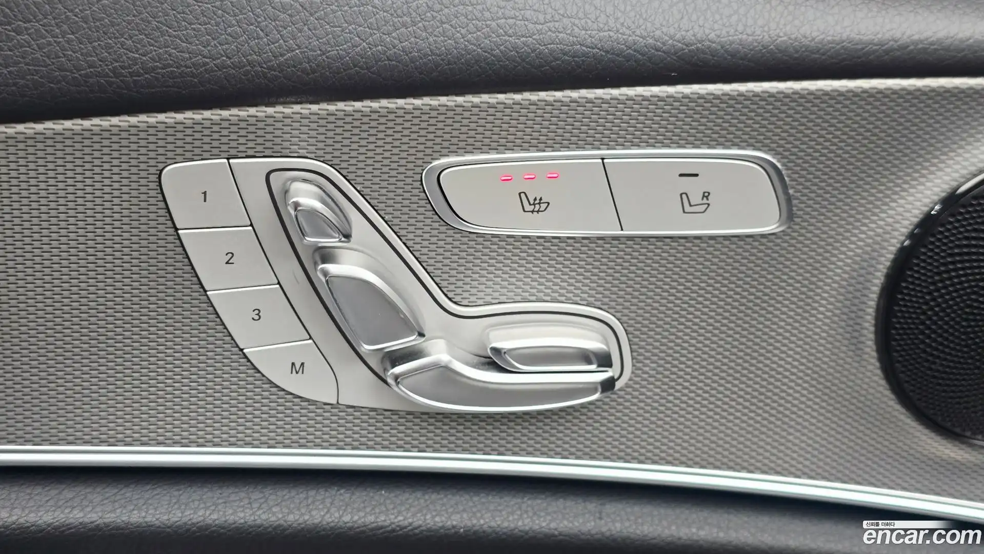 E-Class Mercedes-Benz 2018.9-OPTION-024