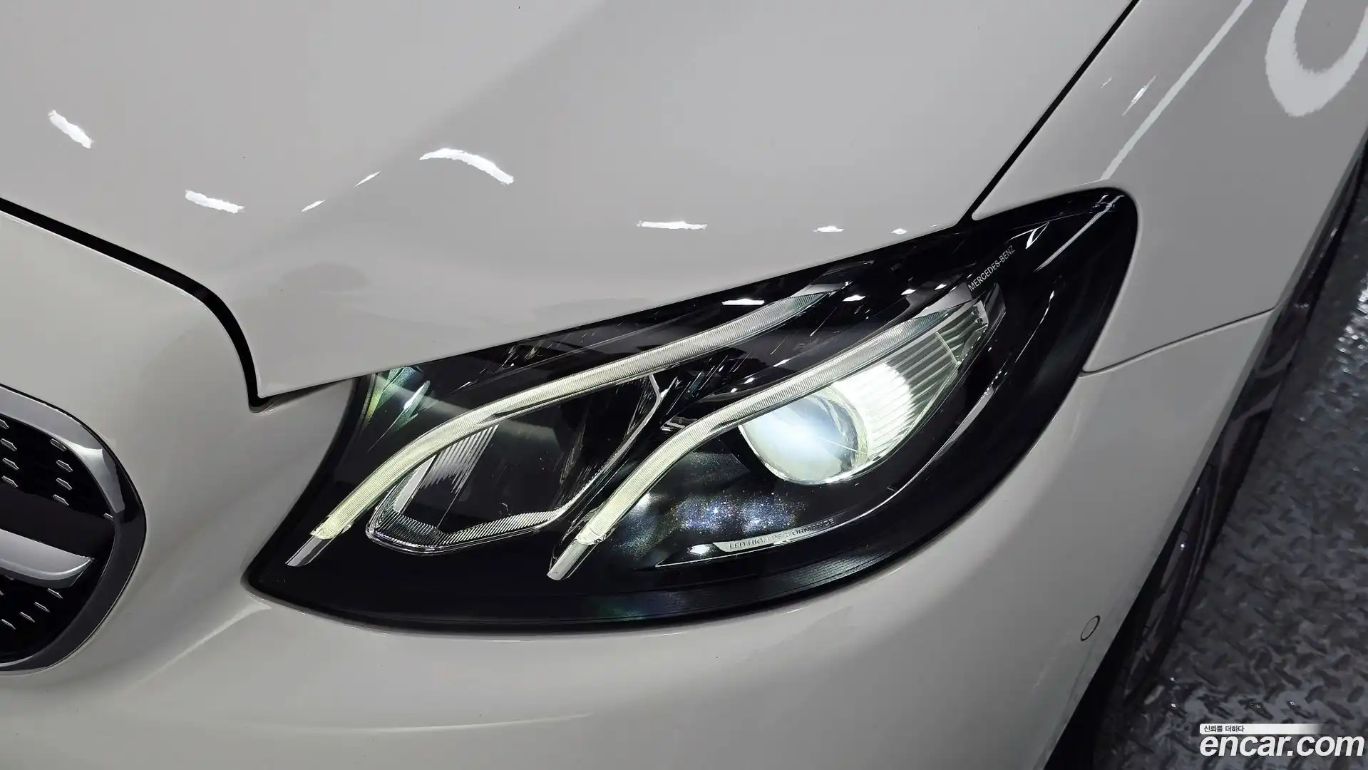 E-Class Mercedes-Benz 2018.9-OUTER-032