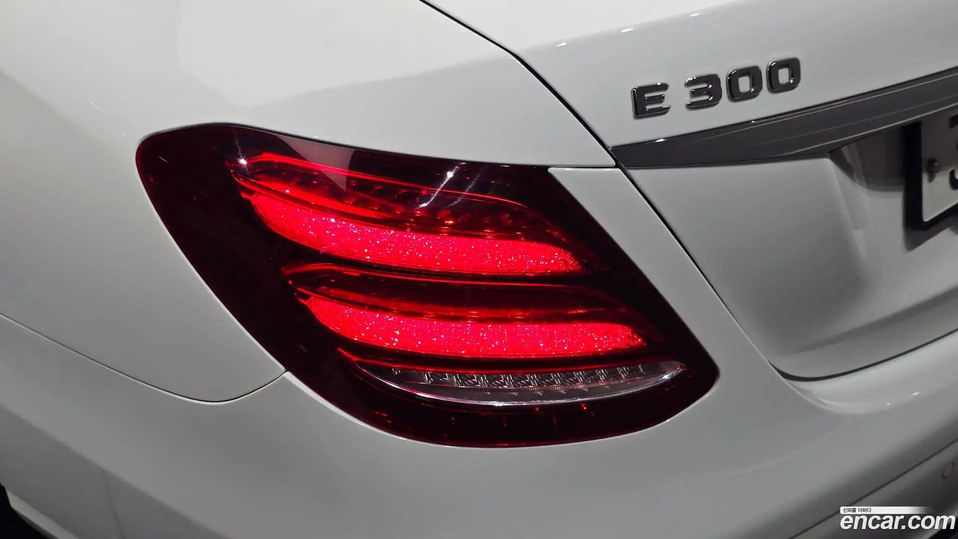 E-Class Mercedes-Benz 2018.9-OUTER-033