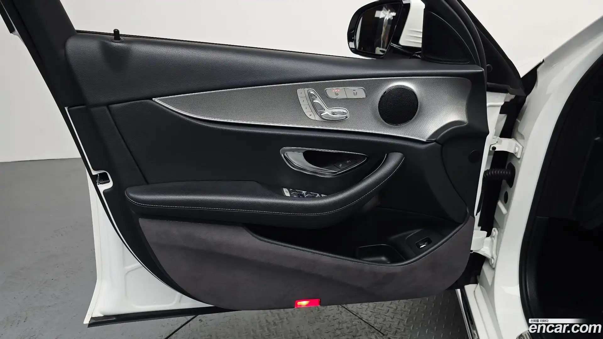 E-Class Mercedes-Benz 2018.9-INNER-034