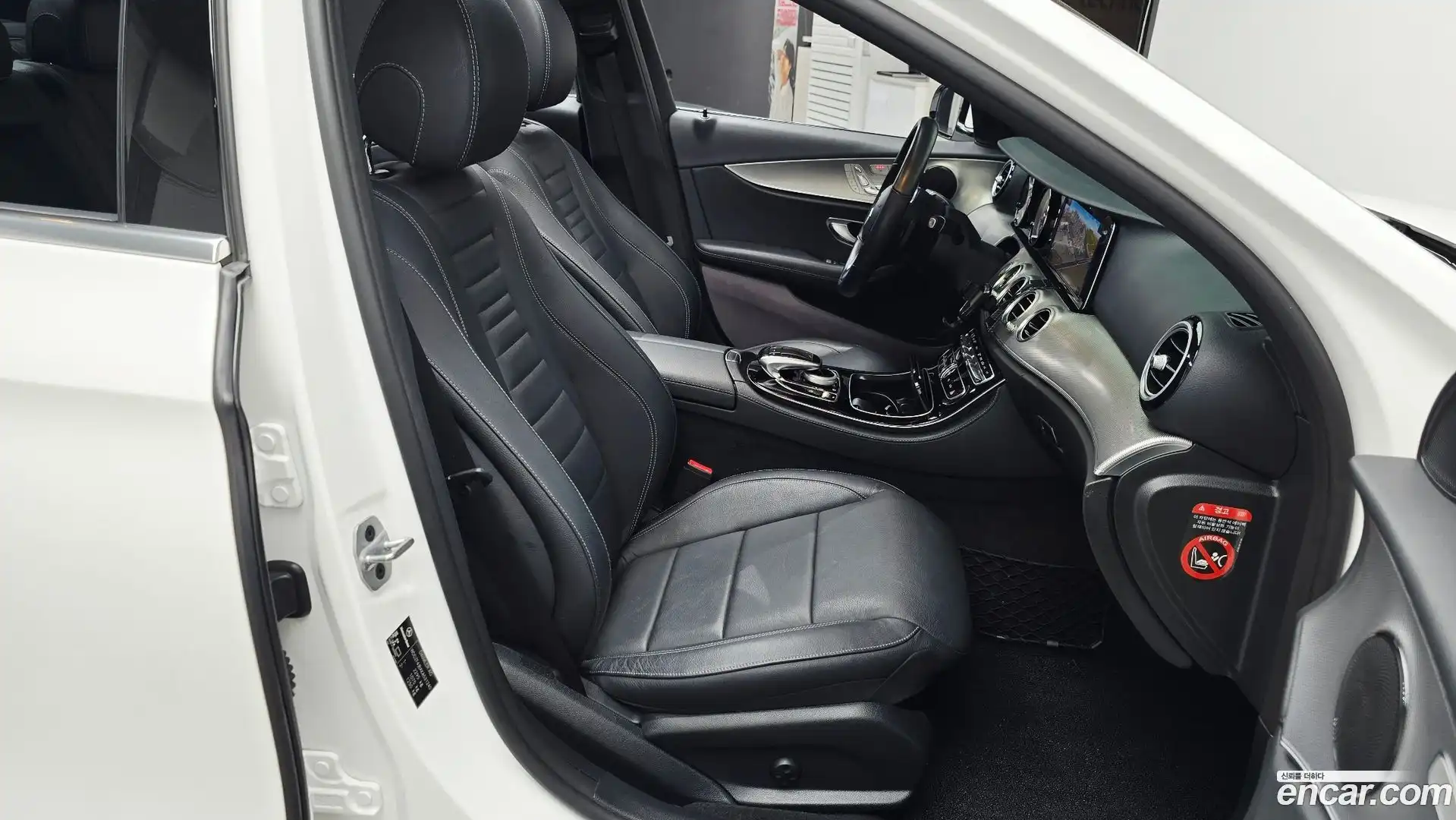 E-Class Mercedes-Benz 2018.9-INNER-036