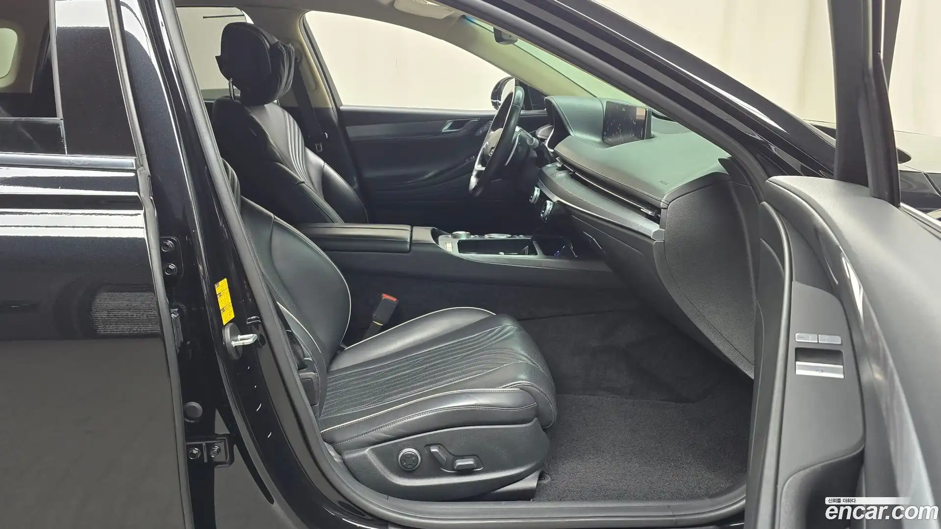 G80 Genesis 2021.2-INNER-036