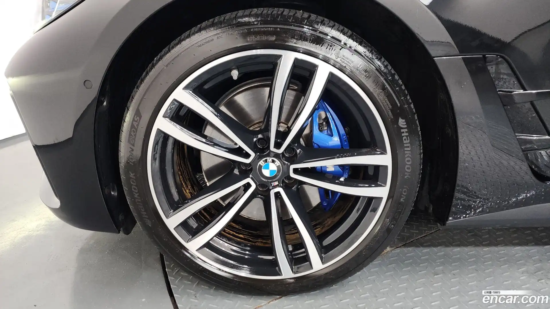 i4 BMW 2022.4-OUTER-005