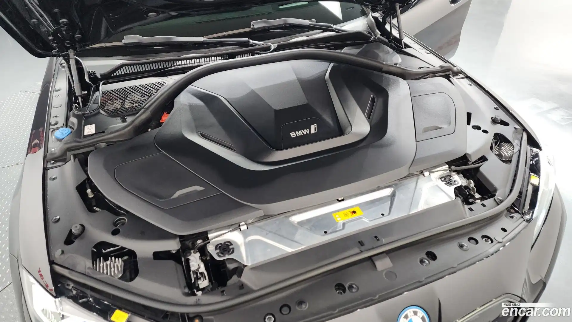 i4 BMW 2022.4-OUTER-006