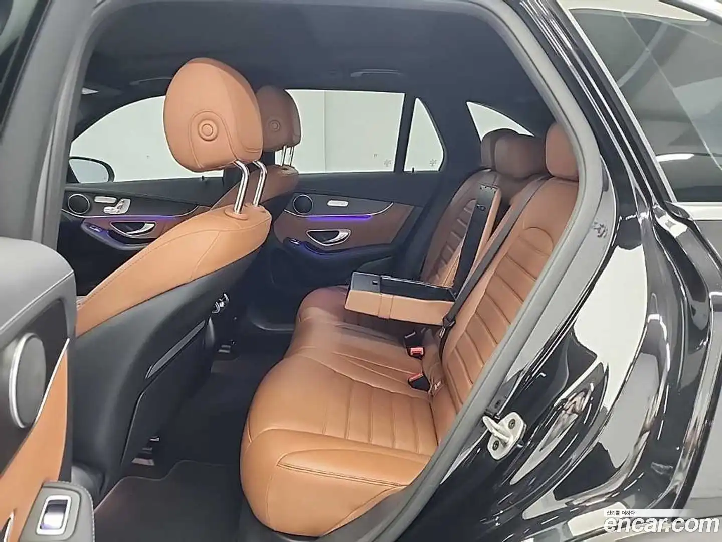 GLC-Class Mercedes-Benz 2022.8-OPTION-016