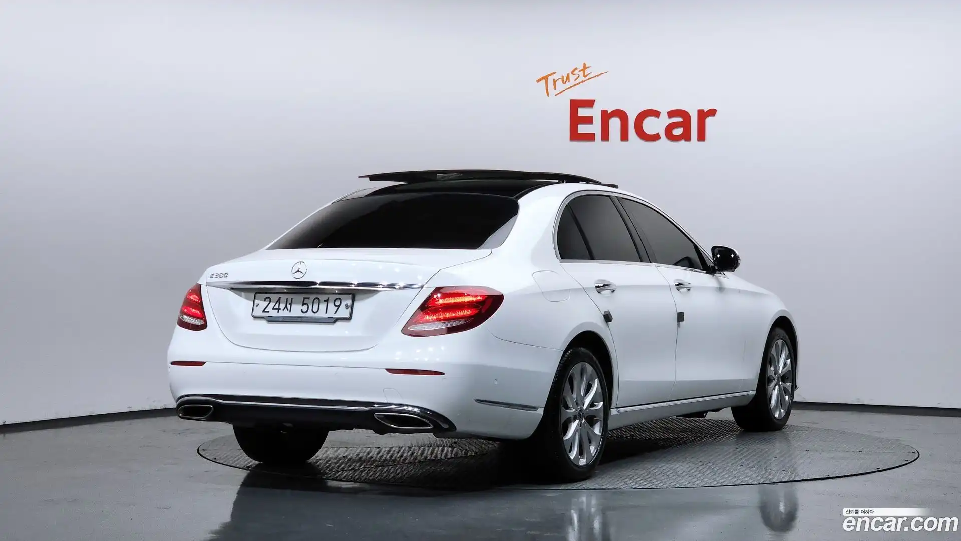 E-Class Mercedes-Benz 2019.6-OUTER-002