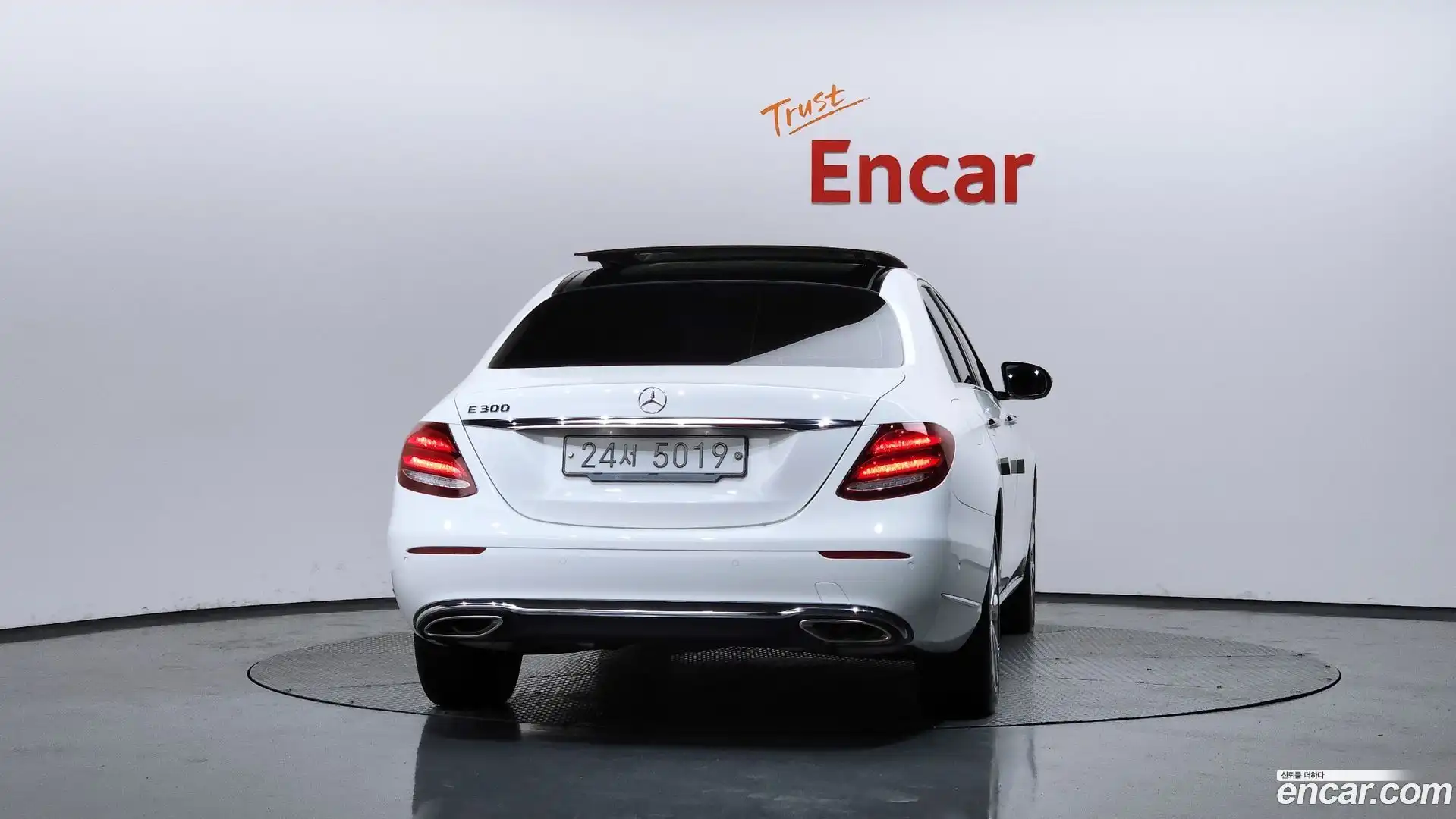 E-Class Mercedes-Benz 2019.6-OUTER-004