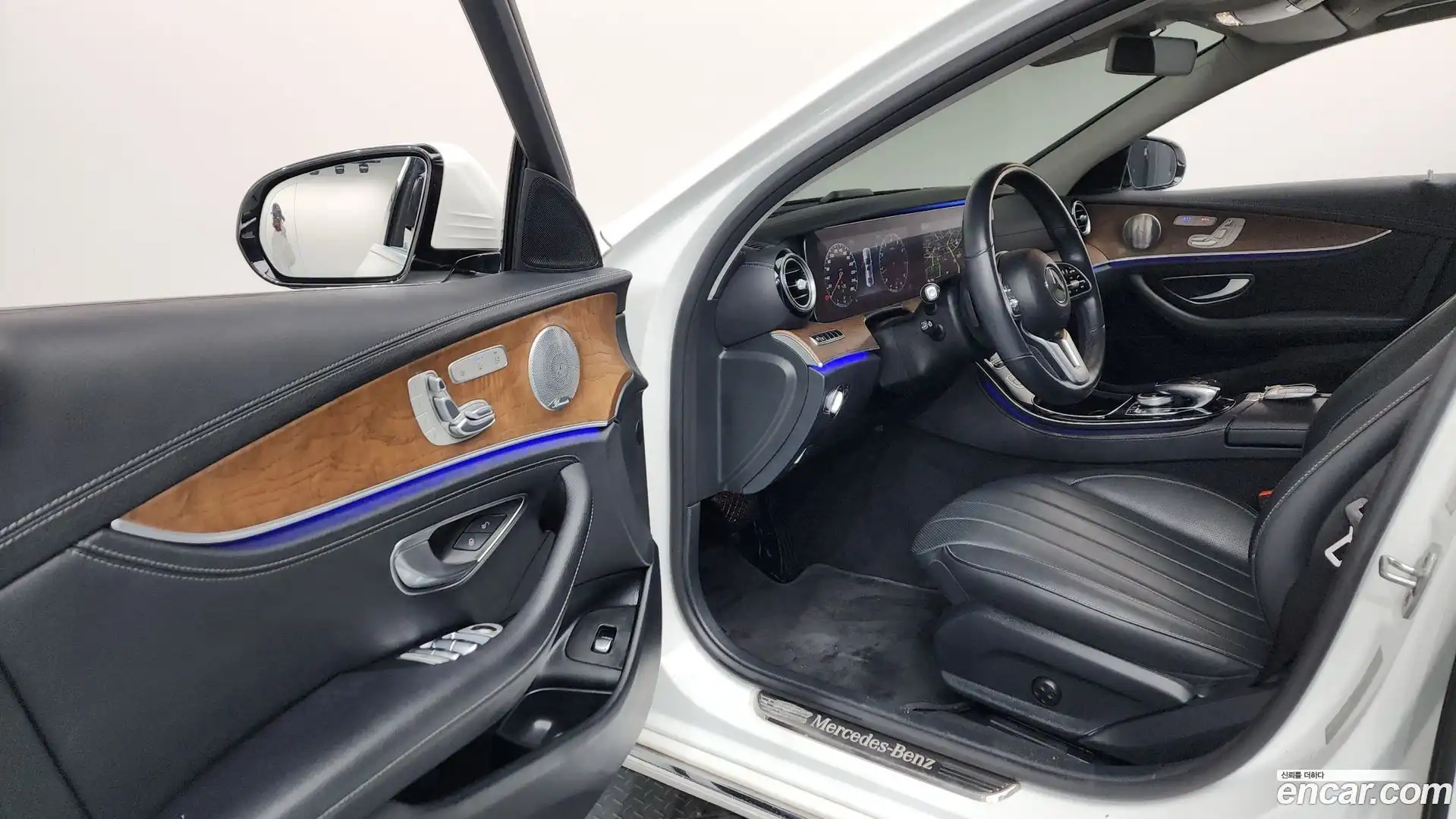 E-Class Mercedes-Benz 2019.6-INNER-010