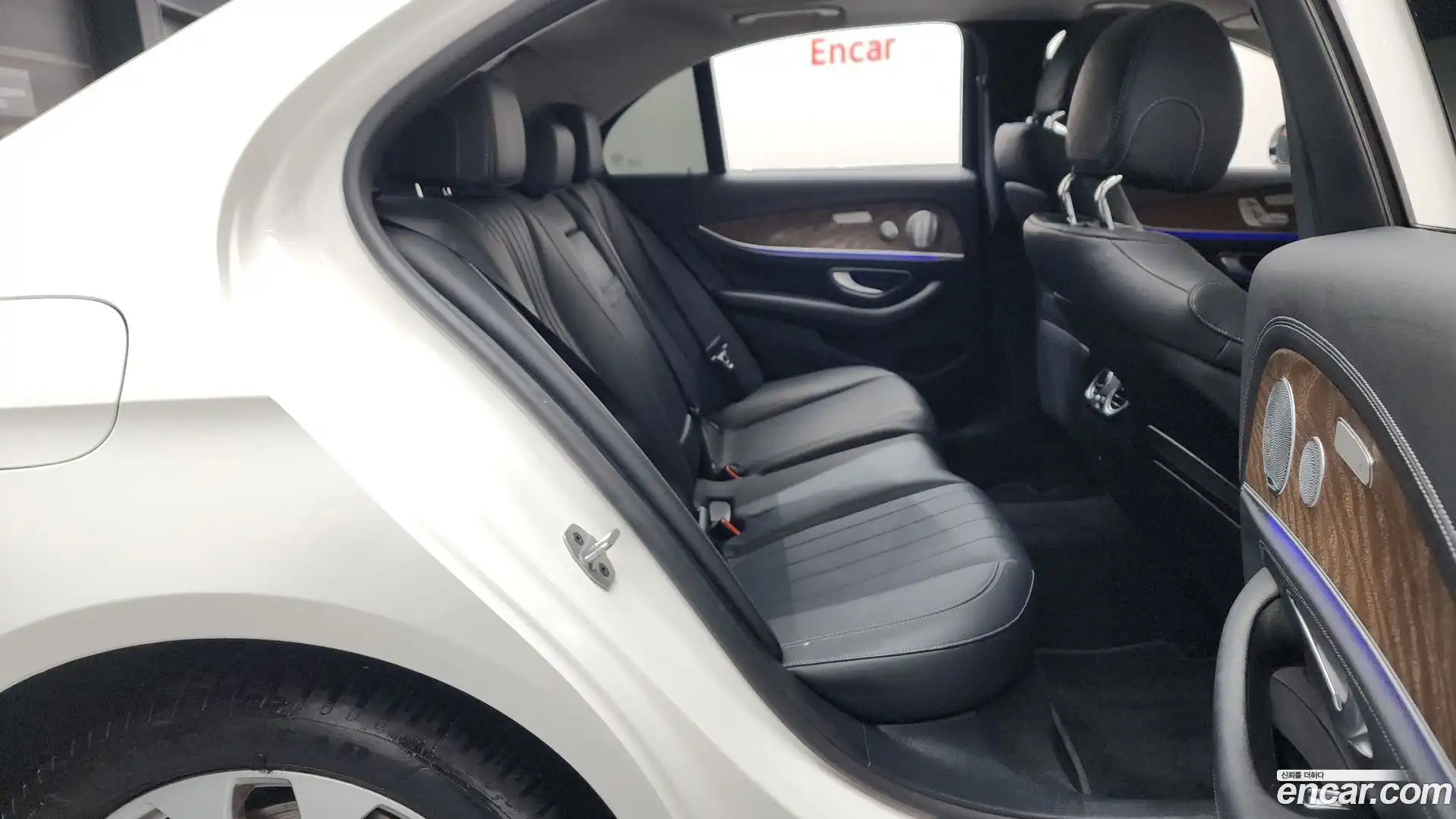 E-Class Mercedes-Benz 2019.6-OPTION-015