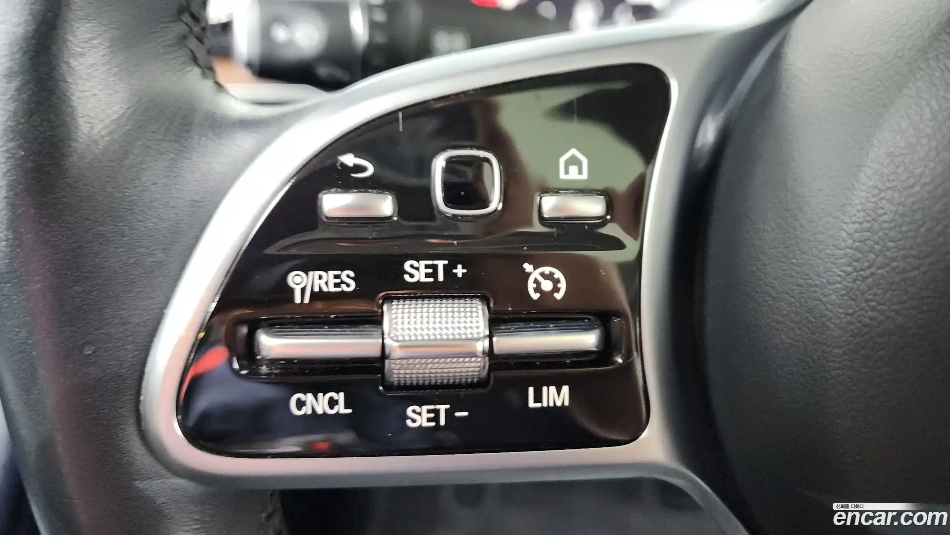 E-Class Mercedes-Benz 2019.6-OPTION-023