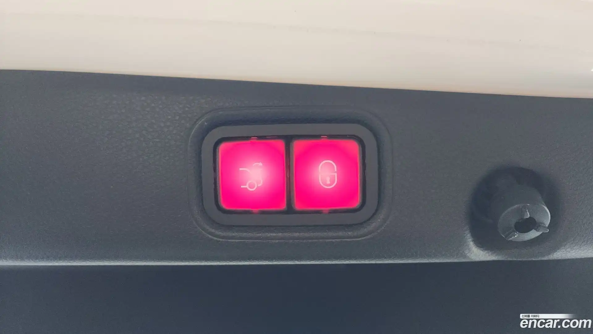 E-Class Mercedes-Benz 2019.6-OPTION-040