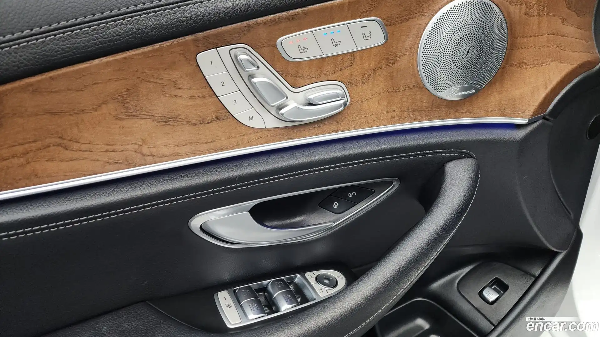 E-Class Mercedes-Benz 2019.6-OPTION-043